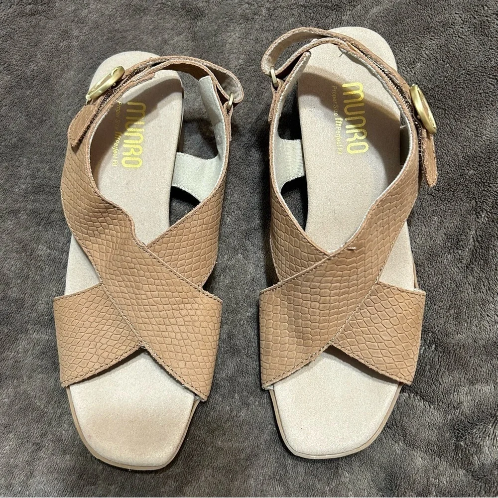 Munro Jenny Sandal Block Heel Square Toe Tan Lizard Nubuck Suede Like New​